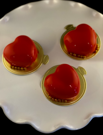 Desserts Raspberry sauce mousse cake #0 default thumbnail