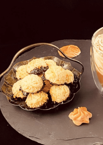 Desserts Coconut Macarons #0 default thumbnail