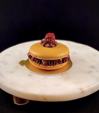 Desserts Raspberry chocolate Macarons #0 default thumbnail